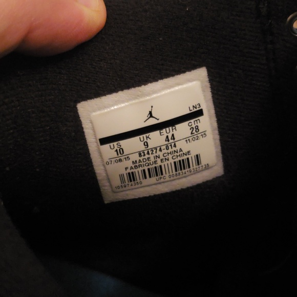 Jordan 2, mens size 10 - Picture 3 of 3